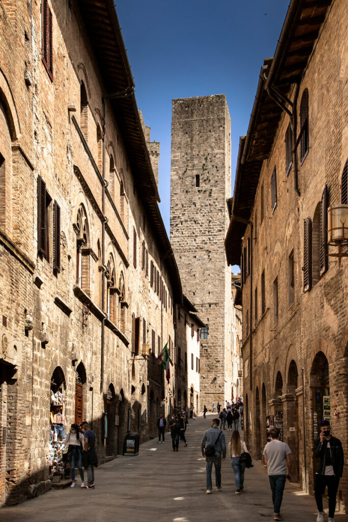 Torre dei Cugnanesi su via San Giovanni