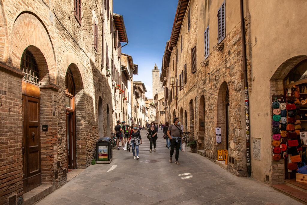 Vicoli del borgo medievale di San Gimignano