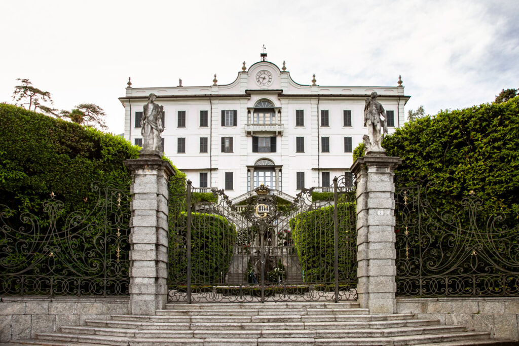 Ingresso e facciata di Villa Carlotta a Tremezzo