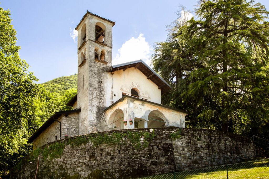 Oratorio Santa Giulia sulla collina - Claino