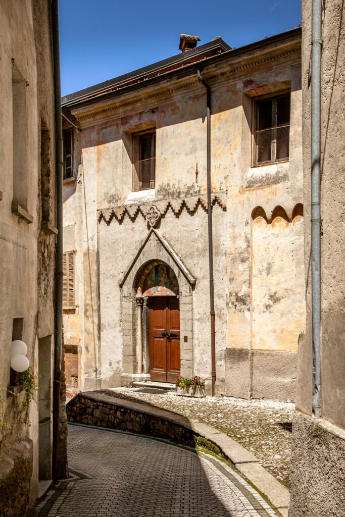 Portale romanico della Chiesa di San Vincenzo Martire