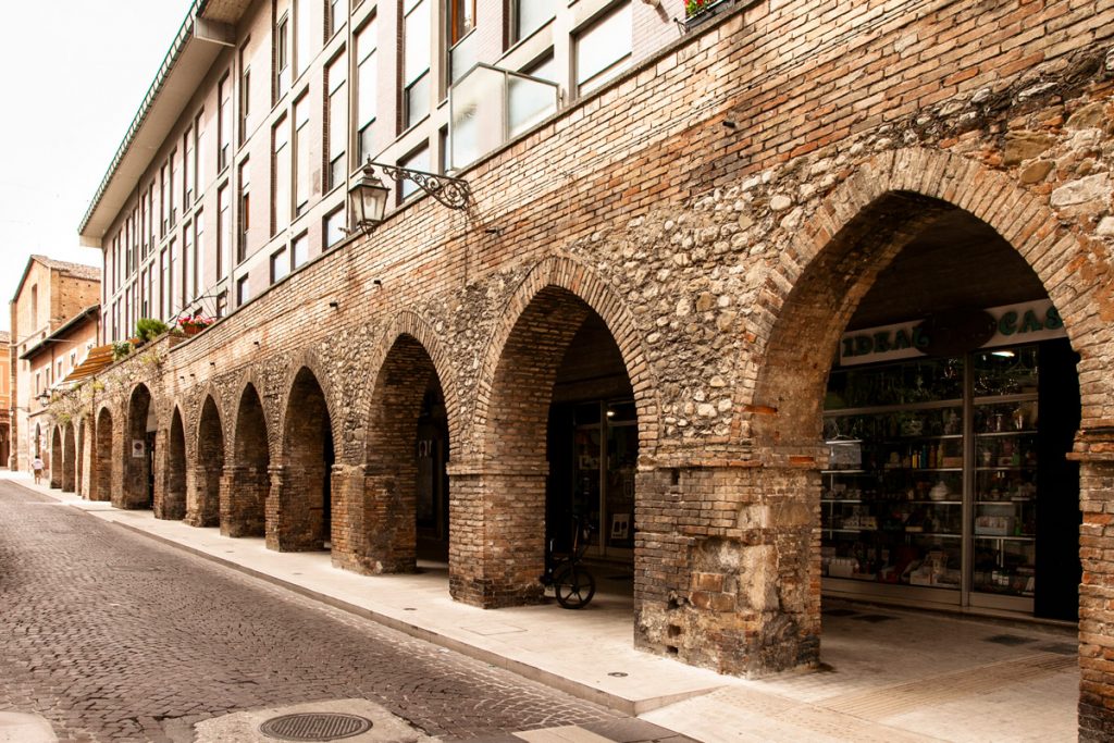 Archi Medievali di Casa Bonolis su corso Carlo de Michetti - Teramo