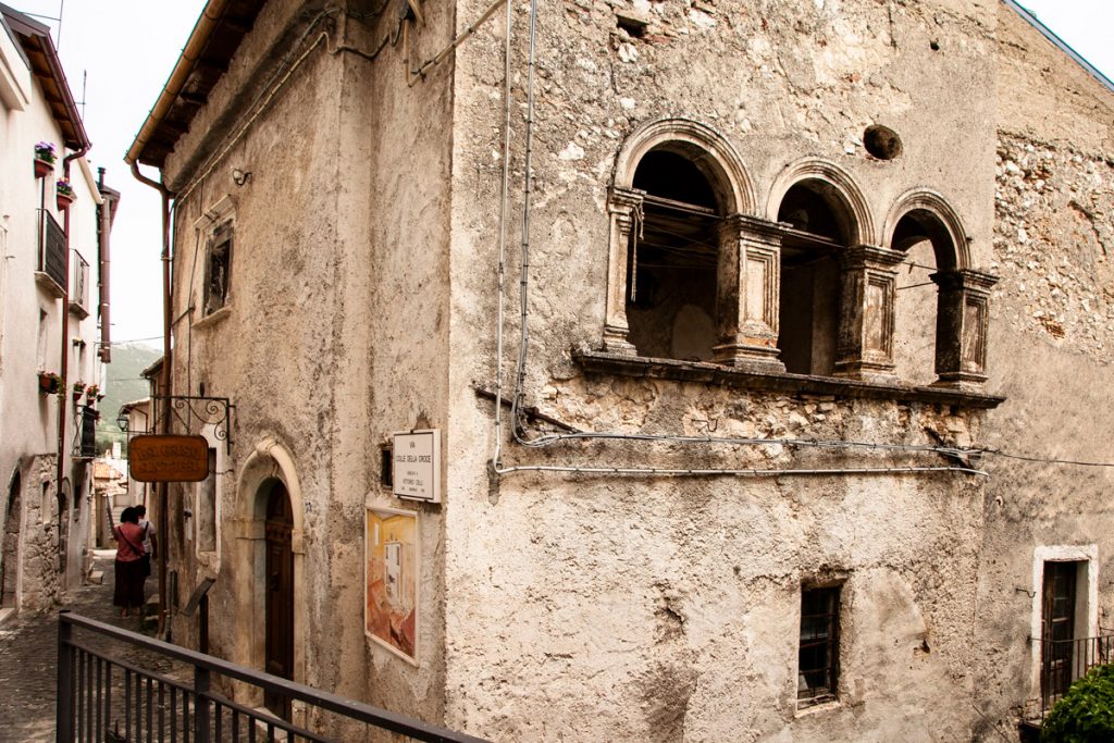 Casa Antica con i suoi Archi - Museo a Castel del Monte in Abruzzo