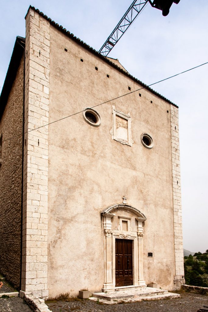 Facciata della Chiesa della Madonna del Suffragio - Castel del Monte in Abruzzo