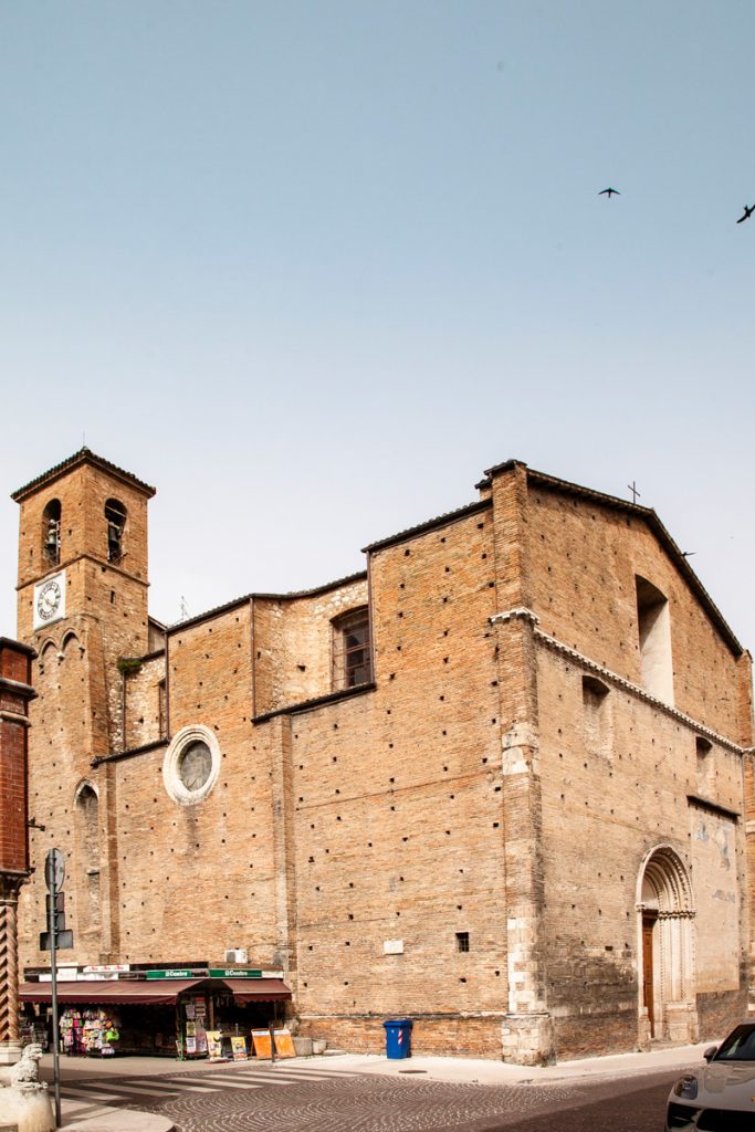 Facciata e campanile della chiesa di Sant'Antonio - Teramo