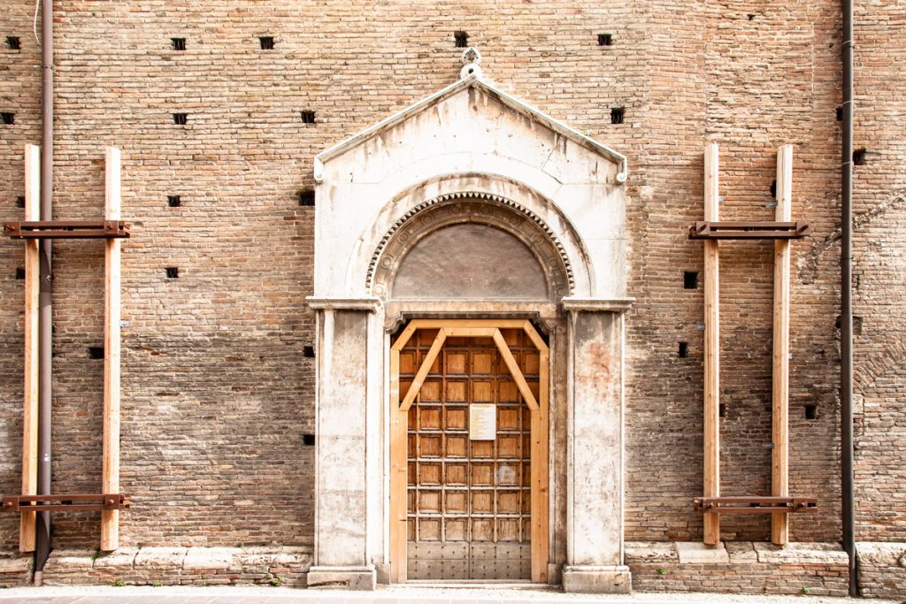 Ingresso alla chiesa di San Domenico - Teramo