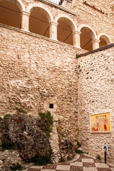 Palazzo del Museo della Lana a Castel del Monte in Abruzzo