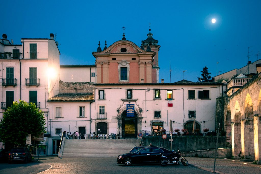 Ex monastero di Santa Chiara su piazza Garibaldi