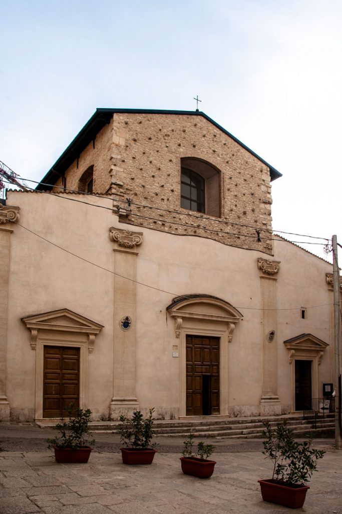 Facciata della basilica di San Giuseppe Artigiano - l'Aquila