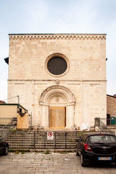 Facciata della chiesa di San Pietro a Coppito - l'Aquila