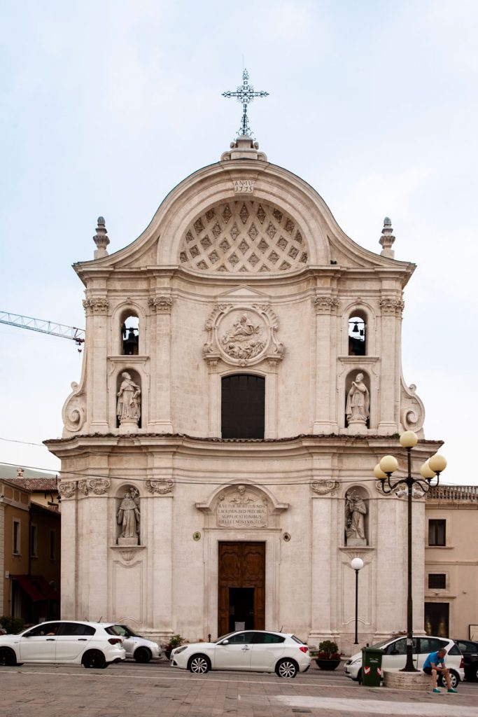 Facciata della chiesa di Santa Maria del Suffragio all'Aquila