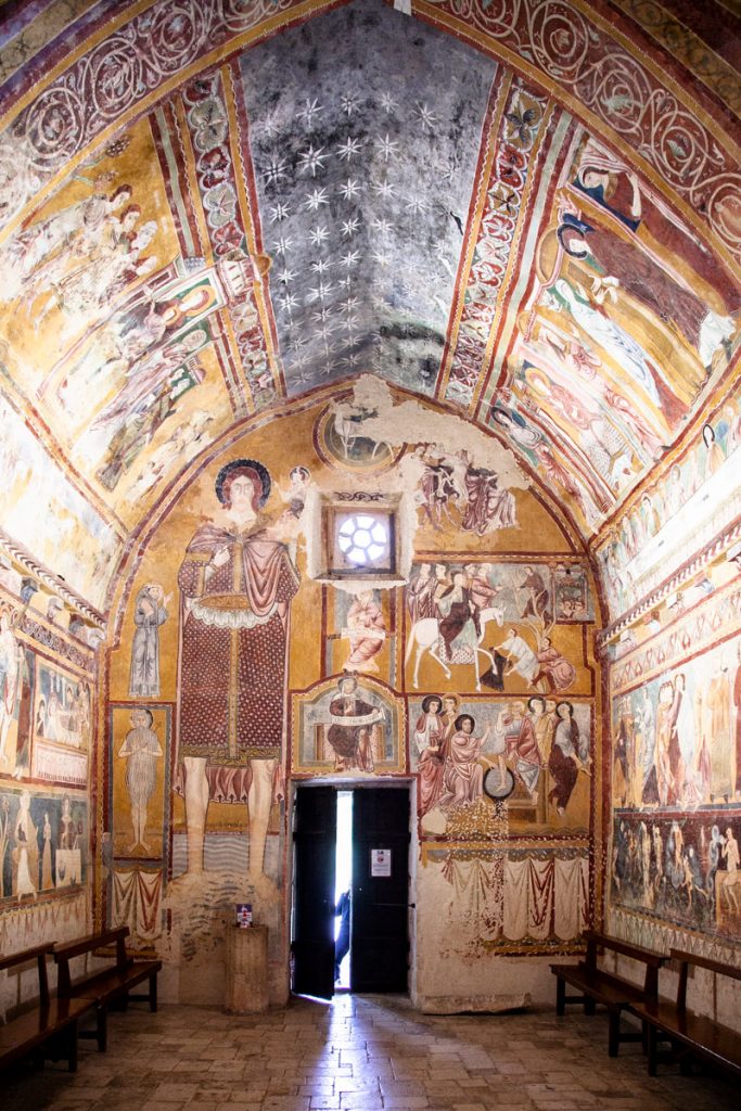 Grande San Pellegrino e affreschi duecenteschi nell'oratorio di San Pellegrino