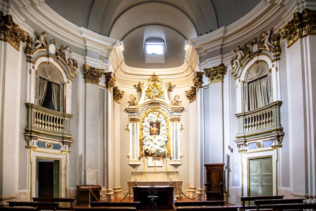 Interni a forma ellittica dell'oratorio di San Giuseppe dei Minimi