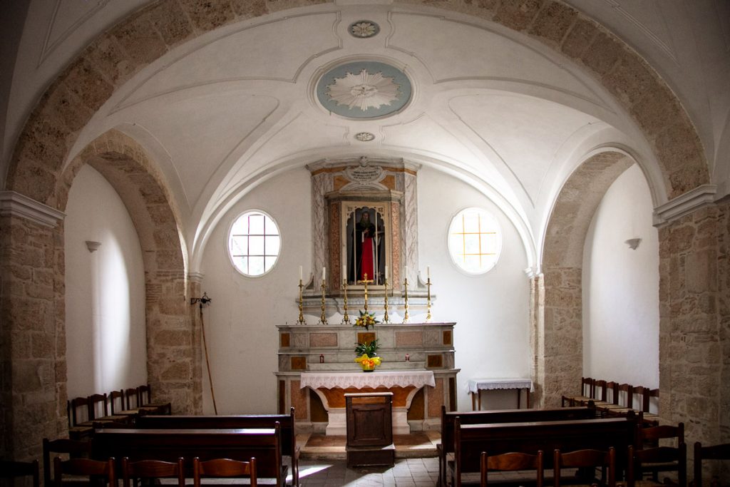 Interni della chiesa di Sant'Antonio Abate