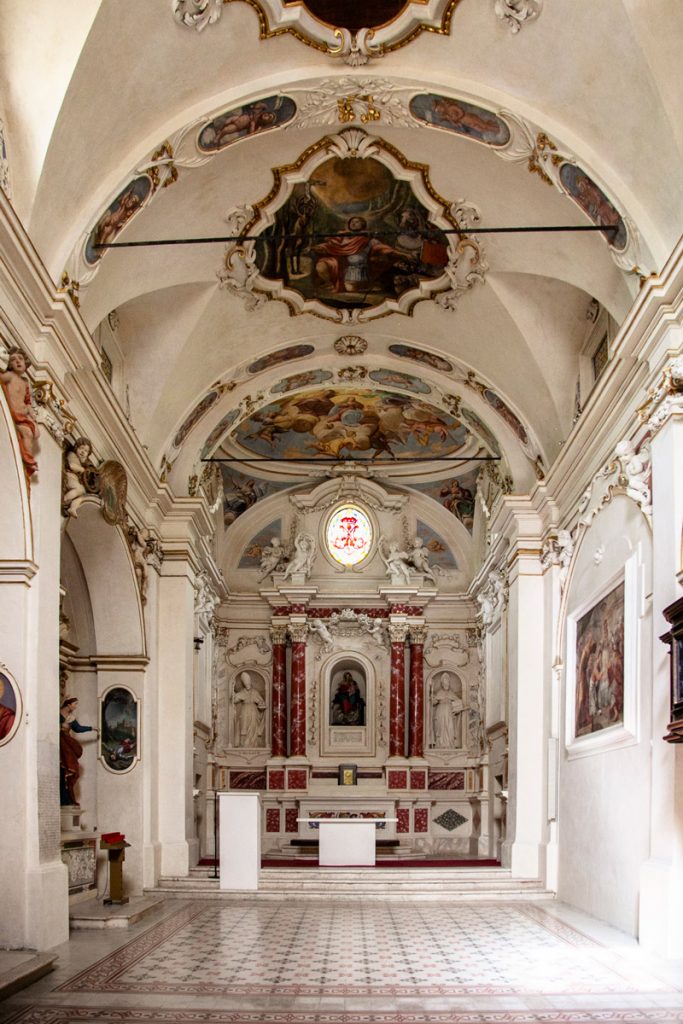Interni della chiesa di Sant'Eustachio - XIII secolo