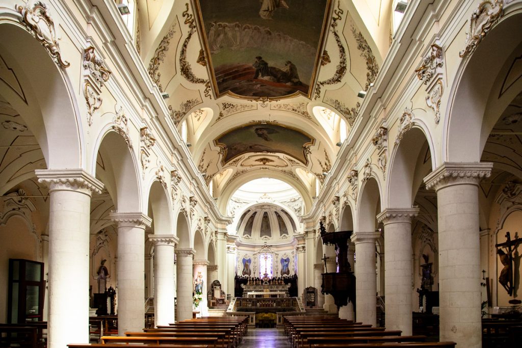 Navate interne della cattedrale di San Panfilo