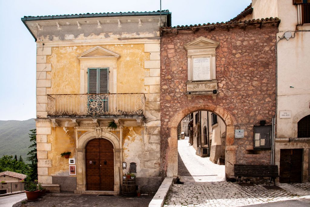 Porta Piazza o Porta del Castello - Fontecchio
