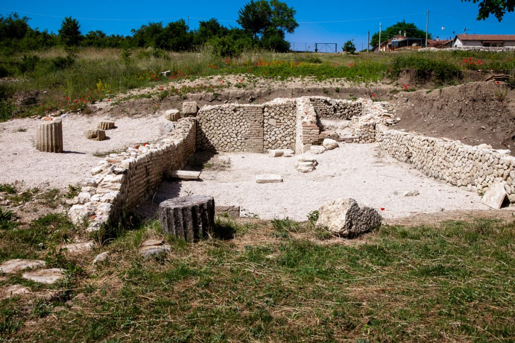 Scavi archeoligici di Alba Fucens - Città romana