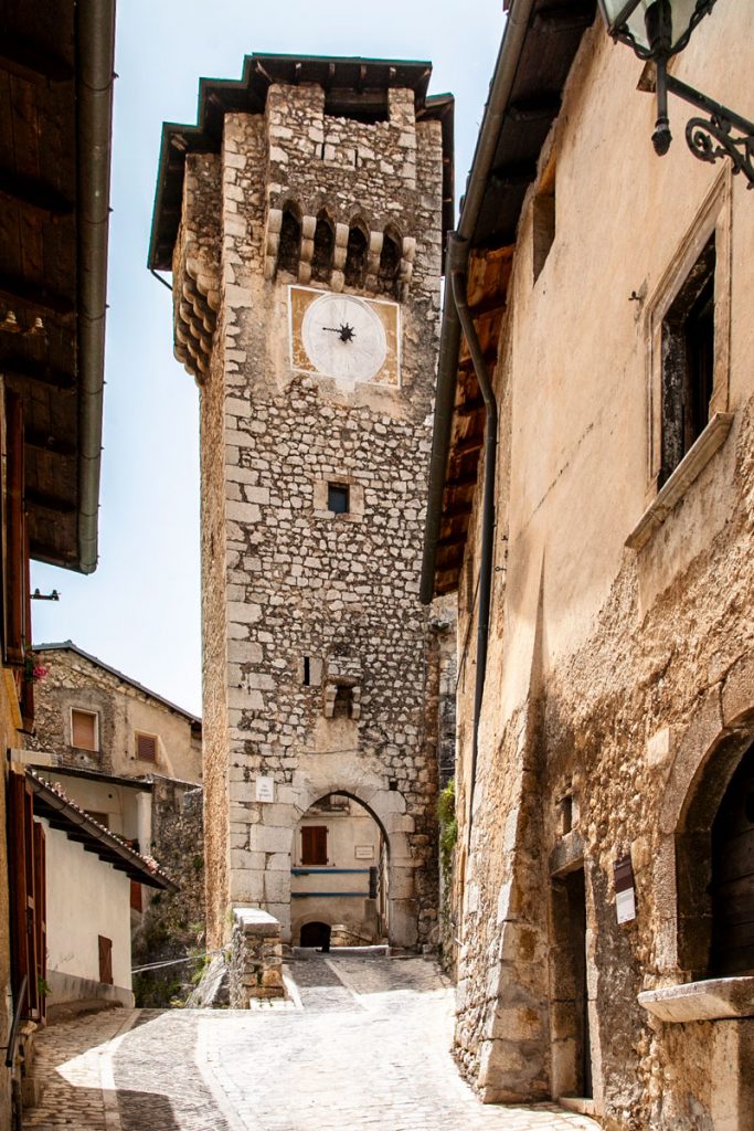 Torre civica o torre dell'Orologio di Fontecchio