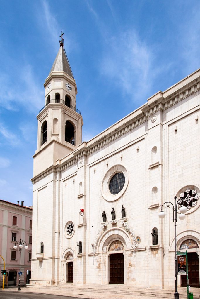 Facciata della Cattedrale di San Cetteo a Pescara
