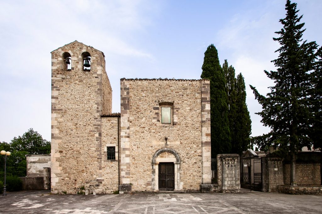 Facciata e campanile dell'abbazia di San Pancrazio