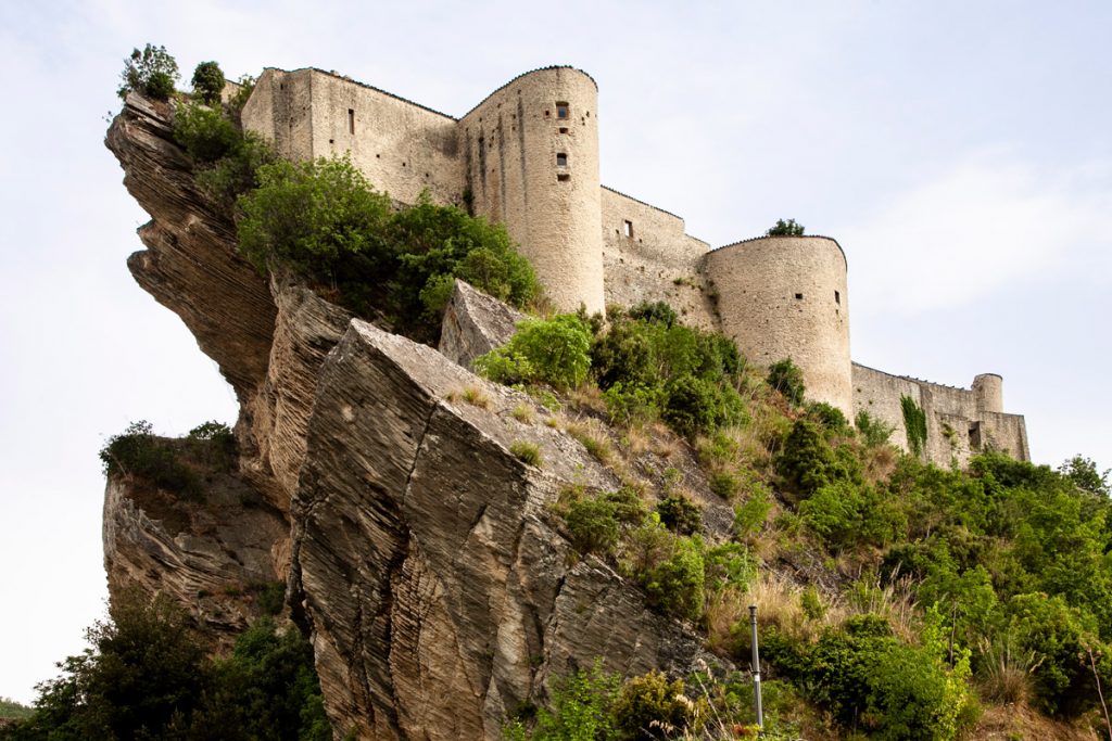 Torre Angioina vista da fuori il castello