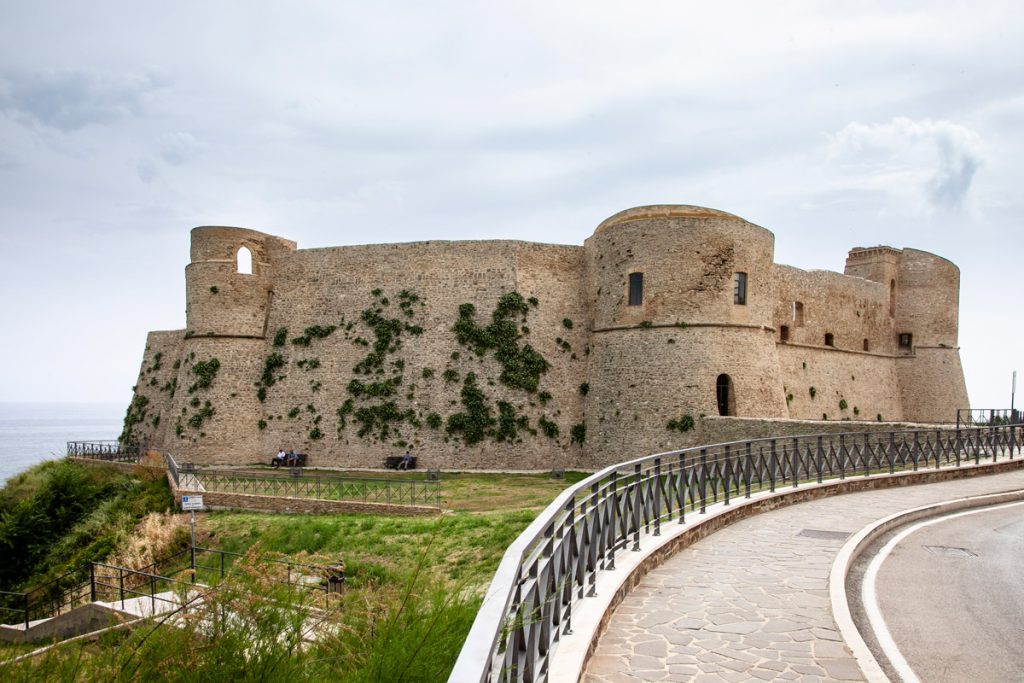 Torri e mura del Castello Aragonese di Ortona