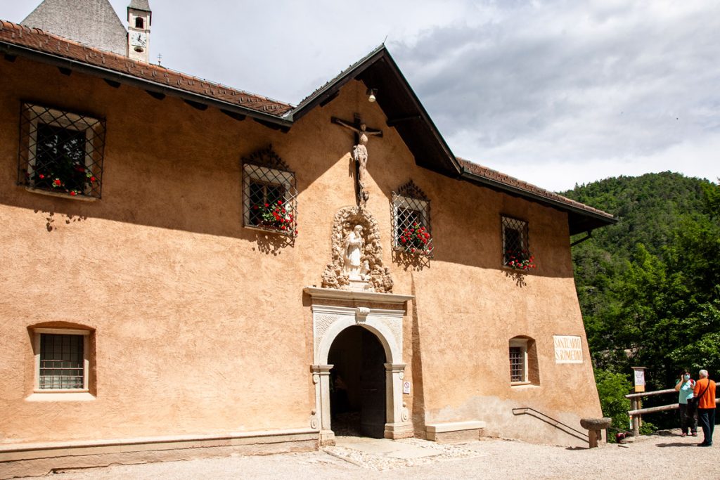 Ingresso del Santuario di San Romedio - Provincia di Trento