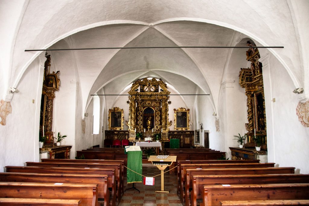 Interni della chiesa di Santa Maria Assunta a Sanzeno
