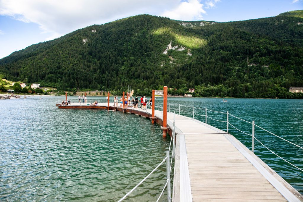 Passerella in legno per sport acquatici - lago di Molveno