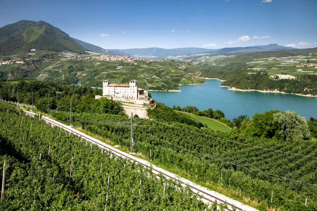 Panorama dal Dos di Pez a Cles - Castel Cles - Ferrovia e lago di Santa Giustina