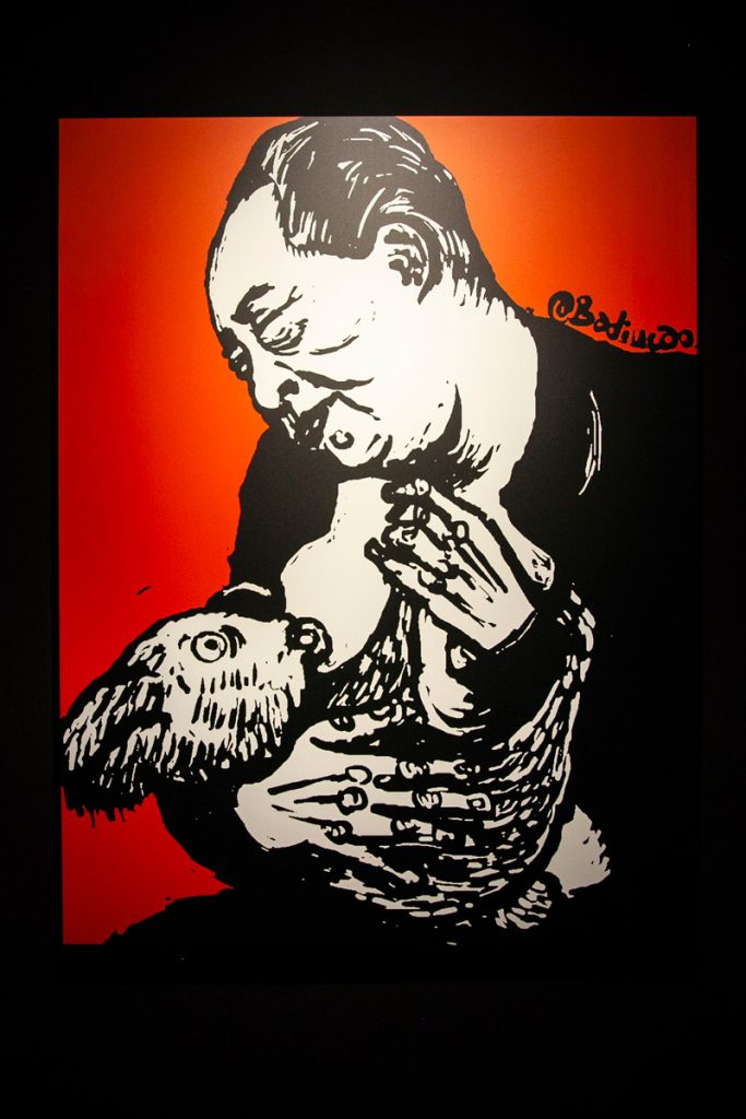 Milk - Stampa di Badiucao in cui Mao Zedong allatta Koala