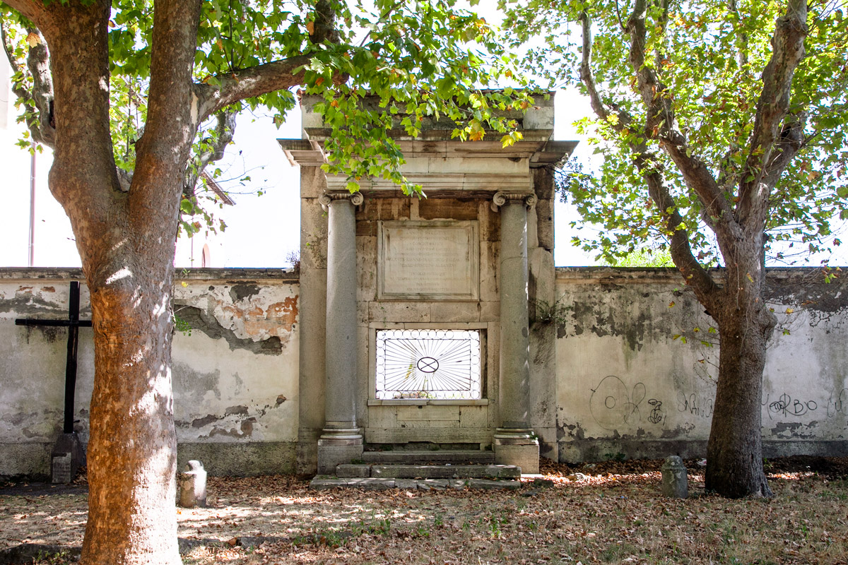 Antico ingresso al cimitero della Peste di Albano Laziale