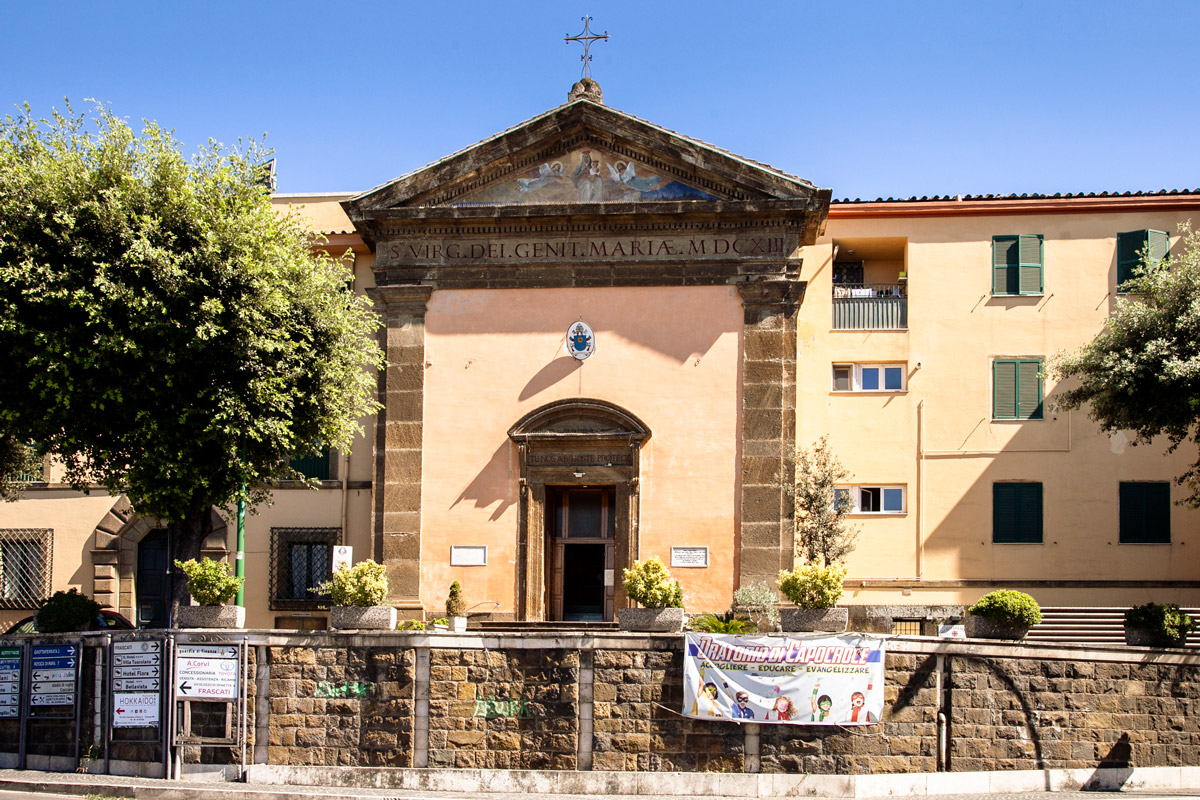 Facciata del santuario di Santa Maria di Capocroce a Frascati