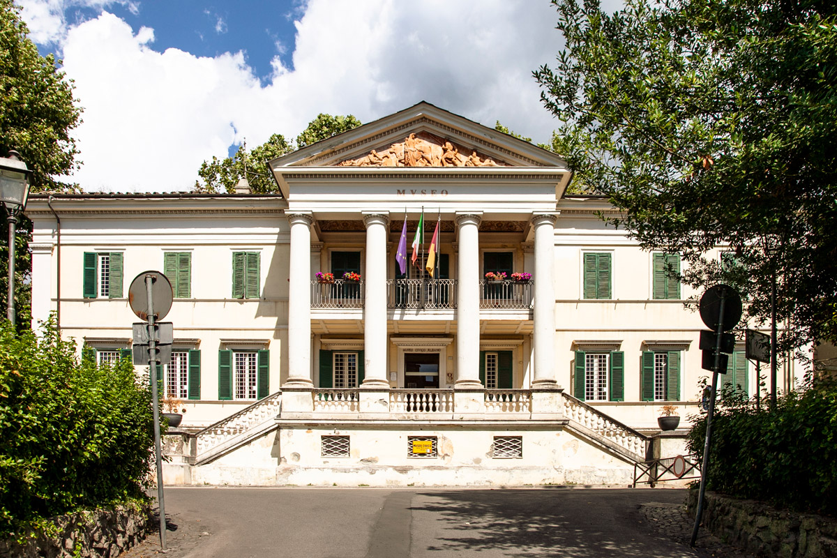 Facciata della Villa Ferrajoli - Museo civico di Albano Laziale