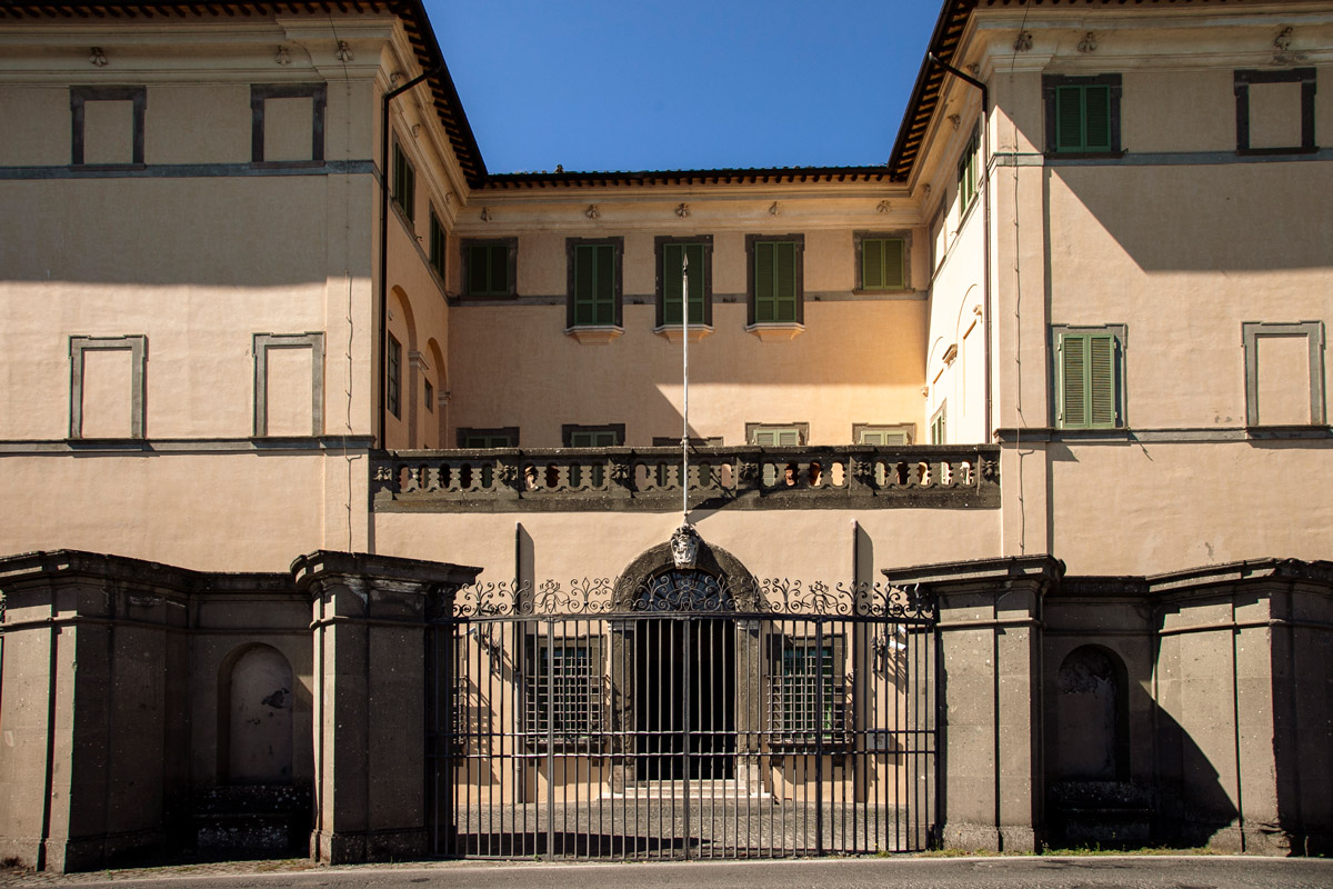 Facciata di ingresso a Villa Barberini - Ville pontificie