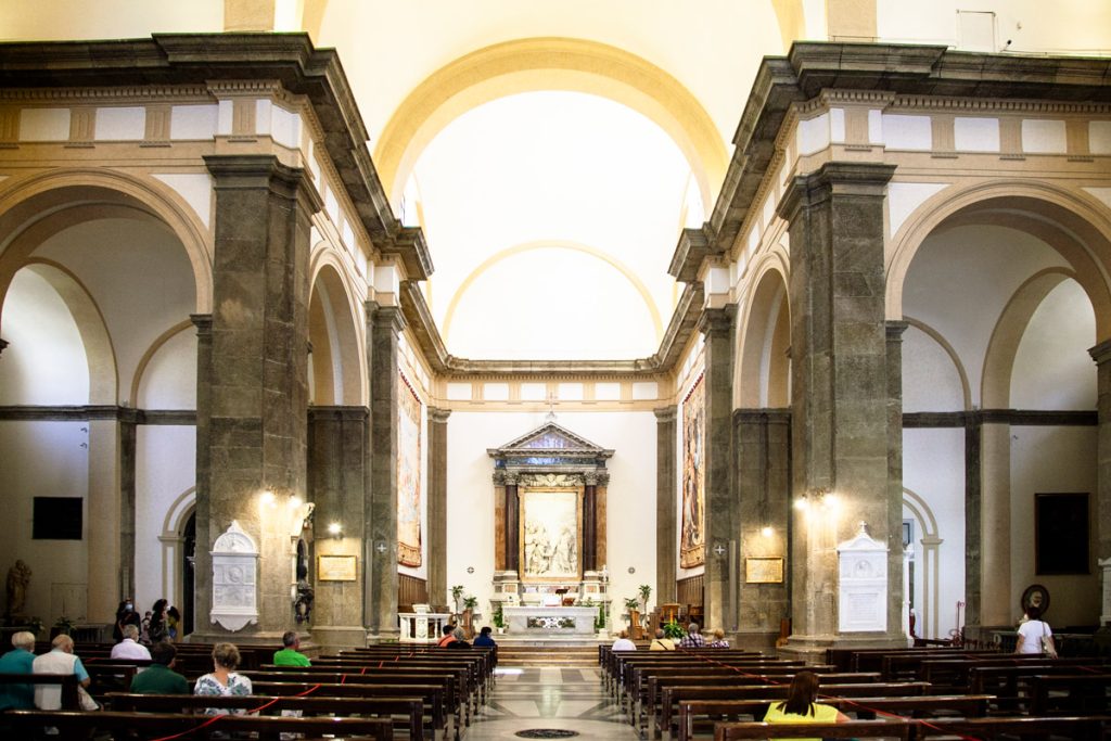 Interni della cattedrale di San Pietro a Frascati