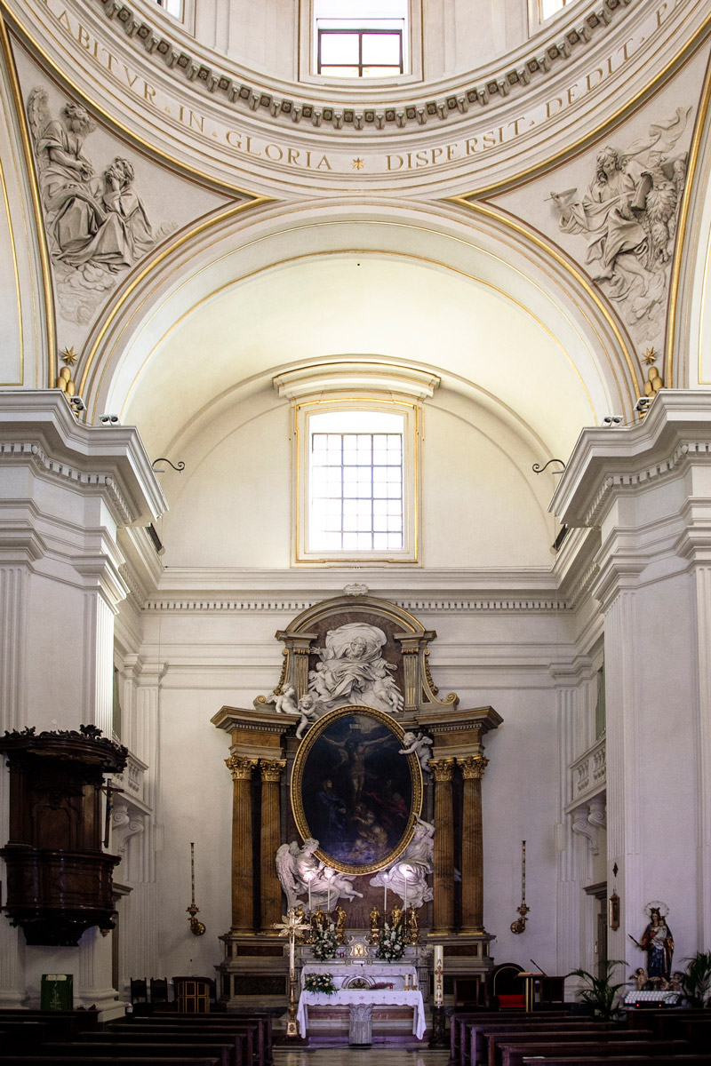 Interni e Abside della chiesa di San Tommaso da Villanova