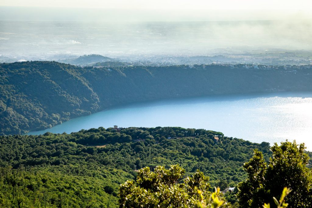 Lago di Albano visto da occhialone lungo la via Sacra - Rocca di Papa