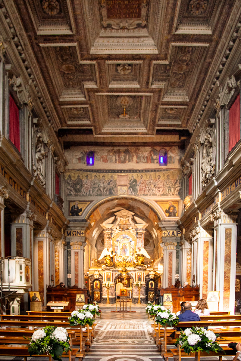Soffitto a cassettoni e affreschi nella navata della chiesa di Santa Maria delle Grazie - Abbazia di San Nilo
