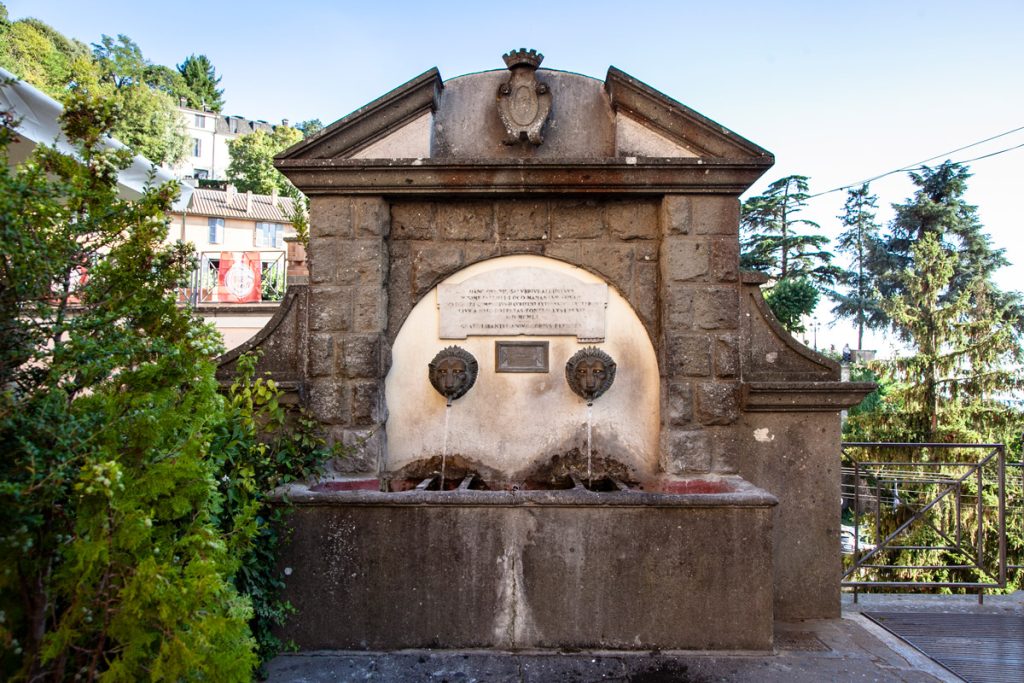 Fontana dei Leoni su corso Vittorio Emanuele - Nemi