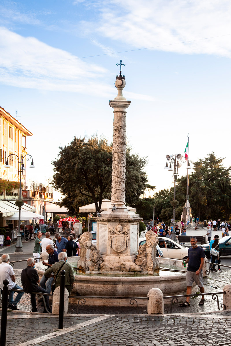 Fontana di San Sebastiano su piazza IV Novembre - Genzano di Roma