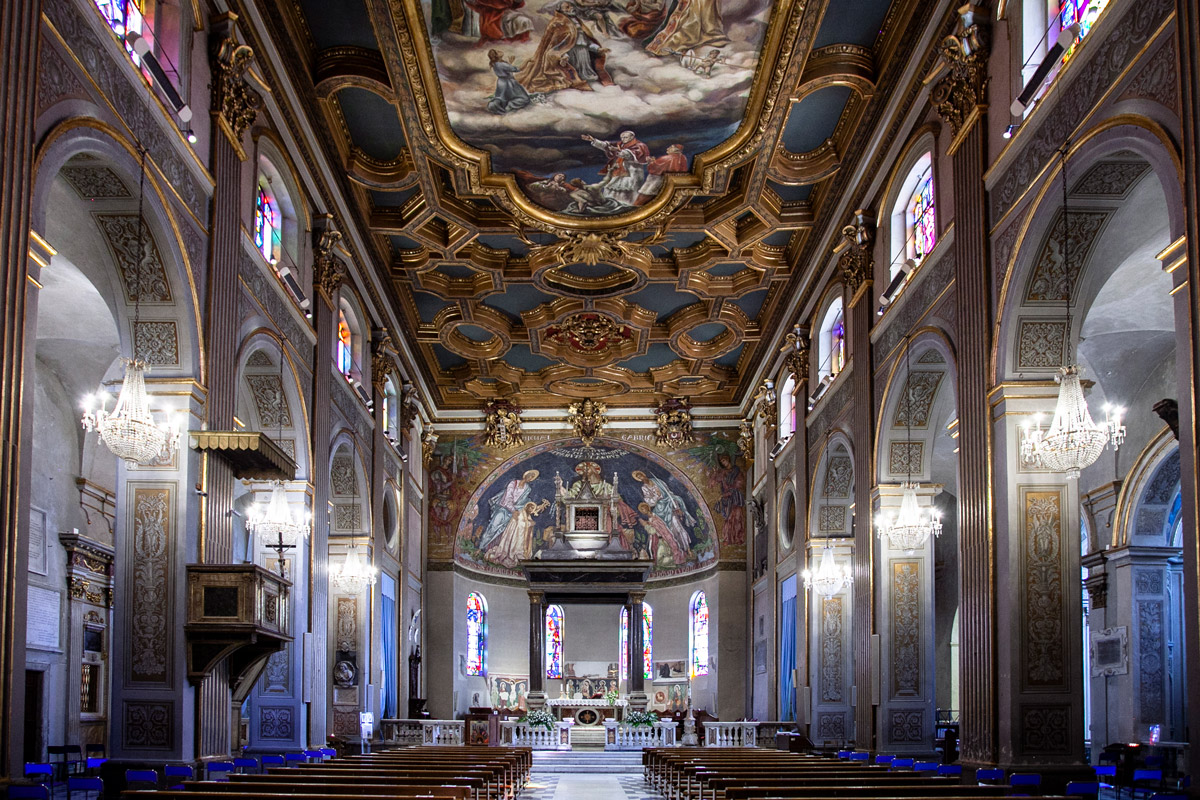 Interni della basilica cattedrale di San Clemente