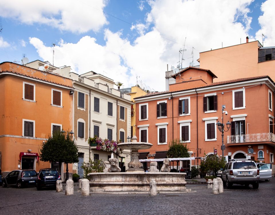 Piazza Mazzini - Itinerario di Velletri nei Castelli Romani