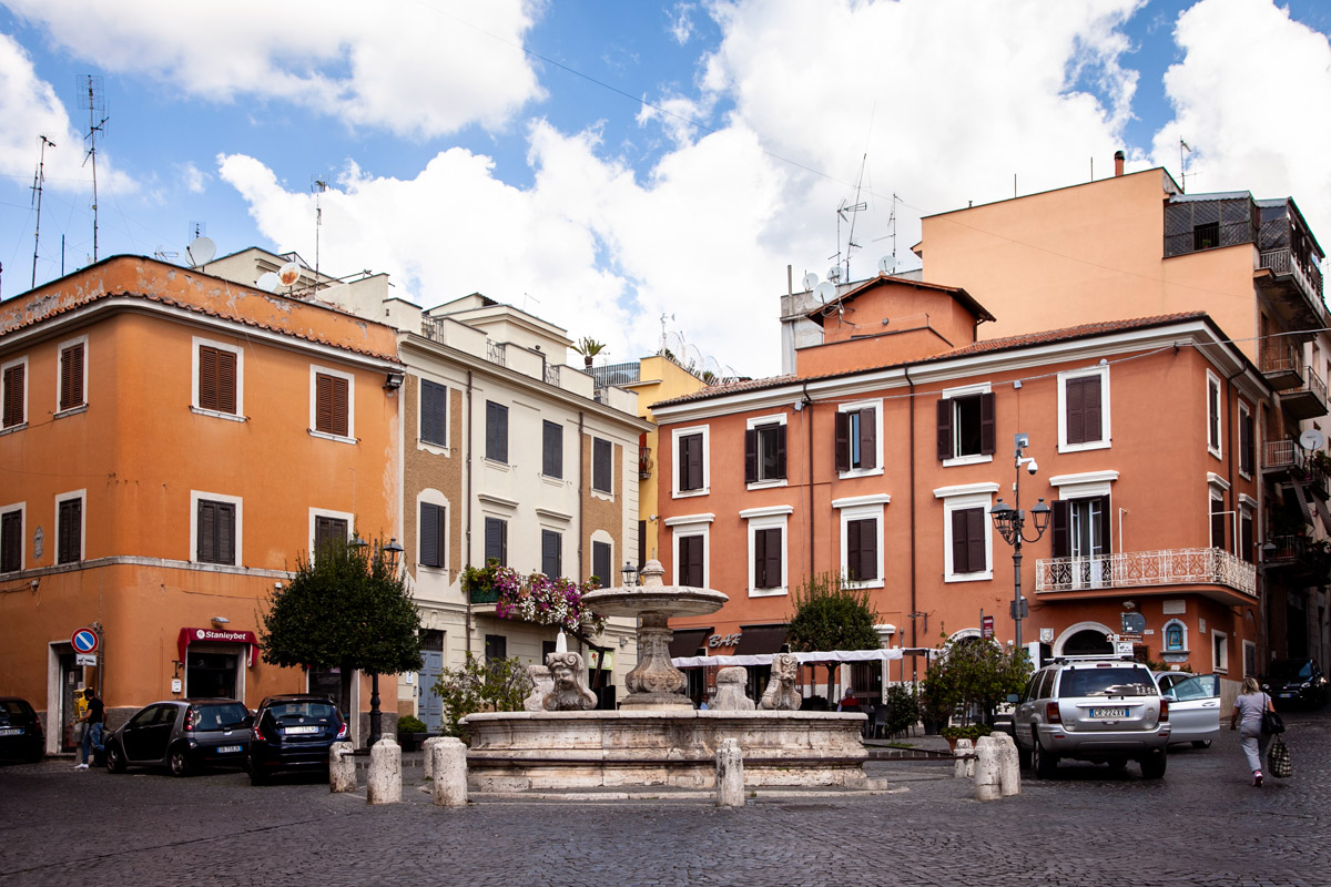 Piazza Mazzini - Itinerario di Velletri nei Castelli Romani