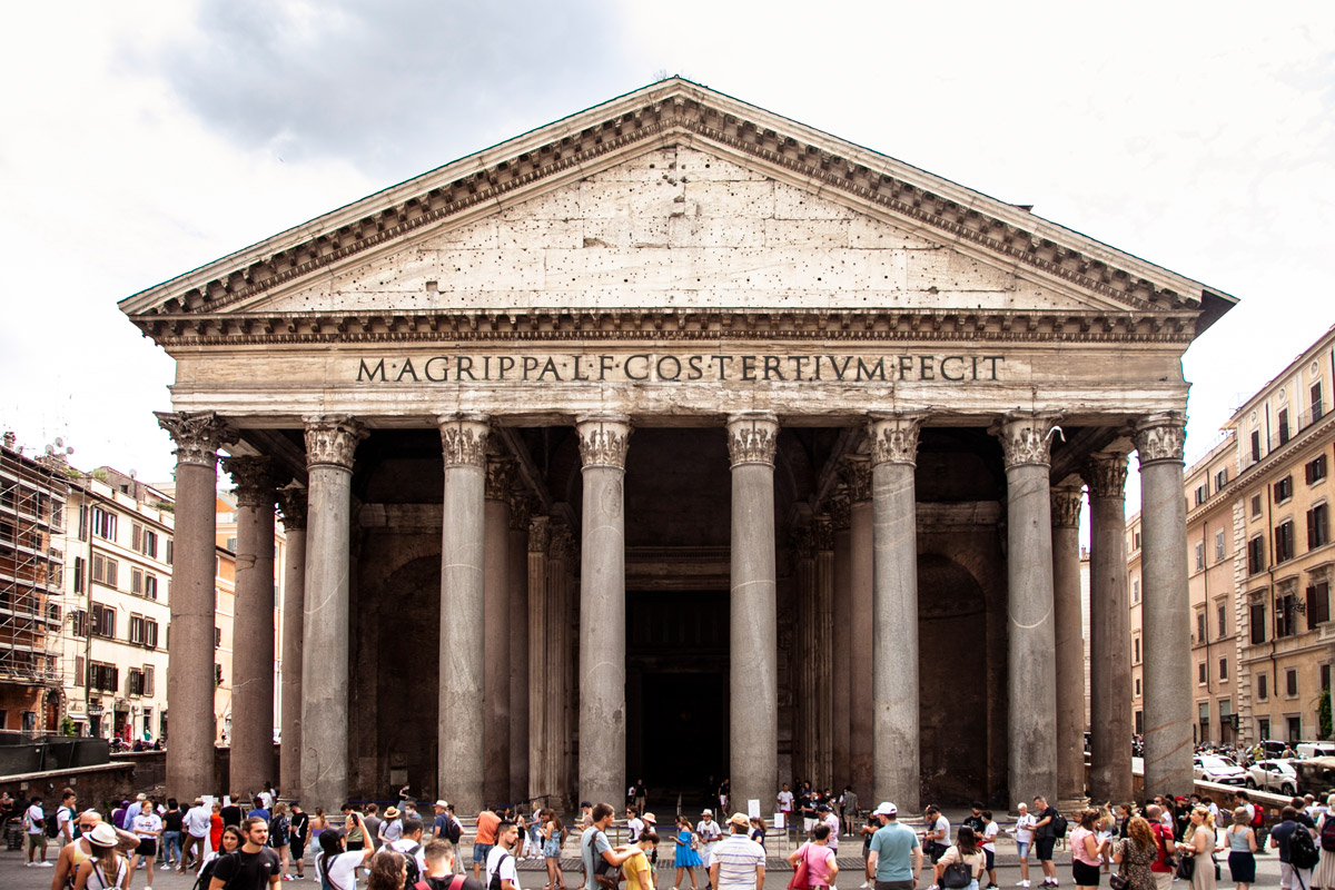 Facciata del Pantheon di Roma