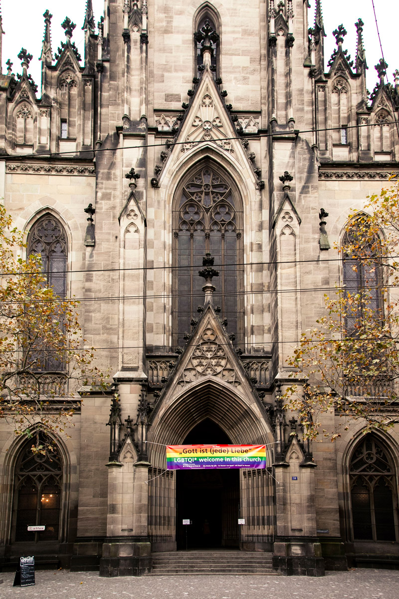 Ingresso alla Elisabethenkirche - Chiesa di Sant'Elisabetta a Basilea