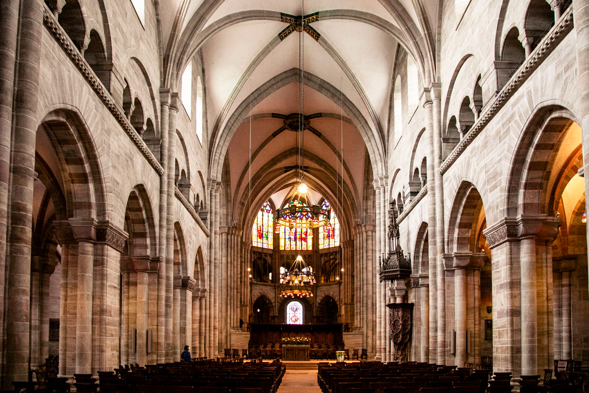 Navate interne della Cattedrale di Basilea