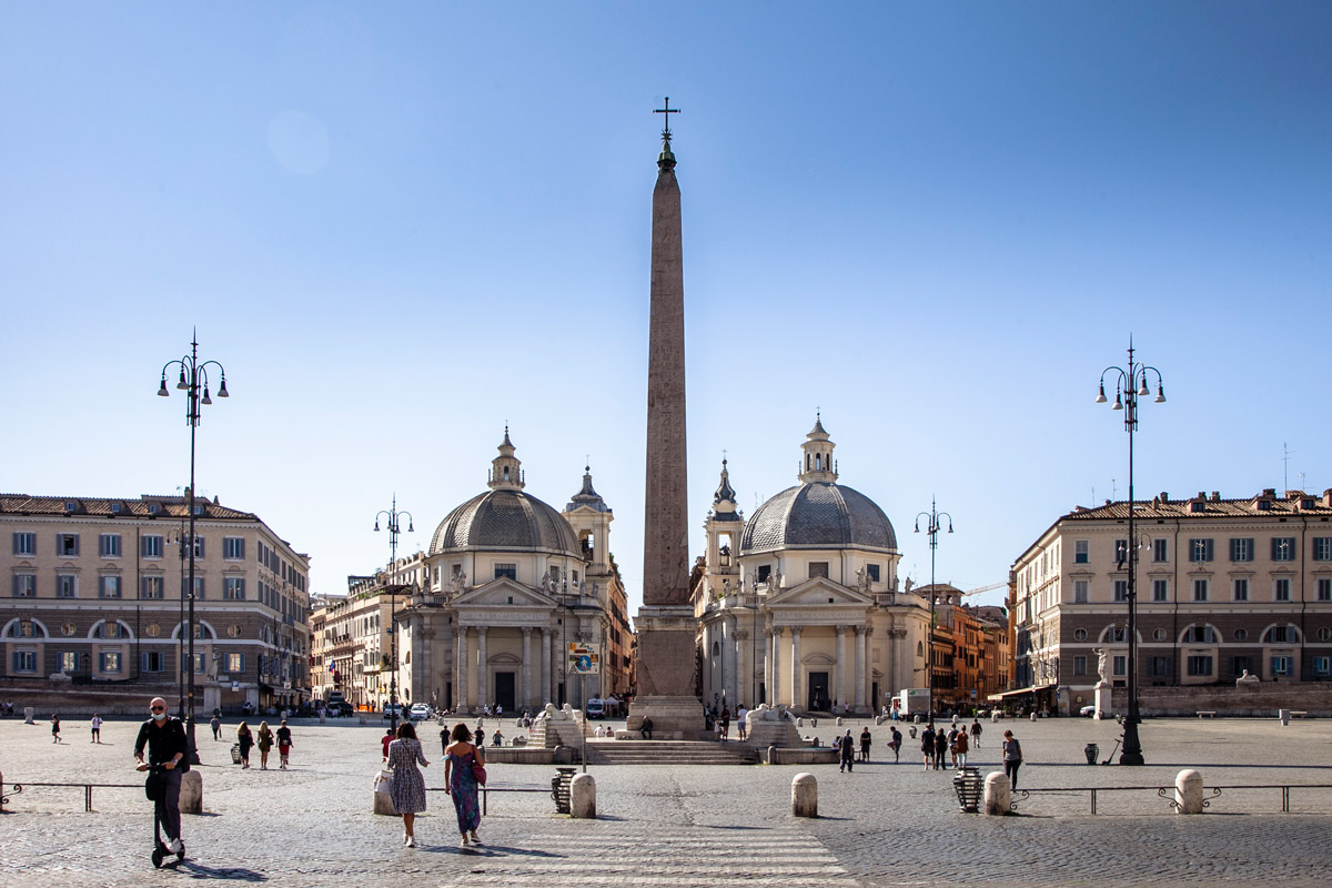 Obelisco di piazza del Popolo e chiese gemelle di Santa Maria in Montesanto e chiesa di Santa Maria dei Miracoli