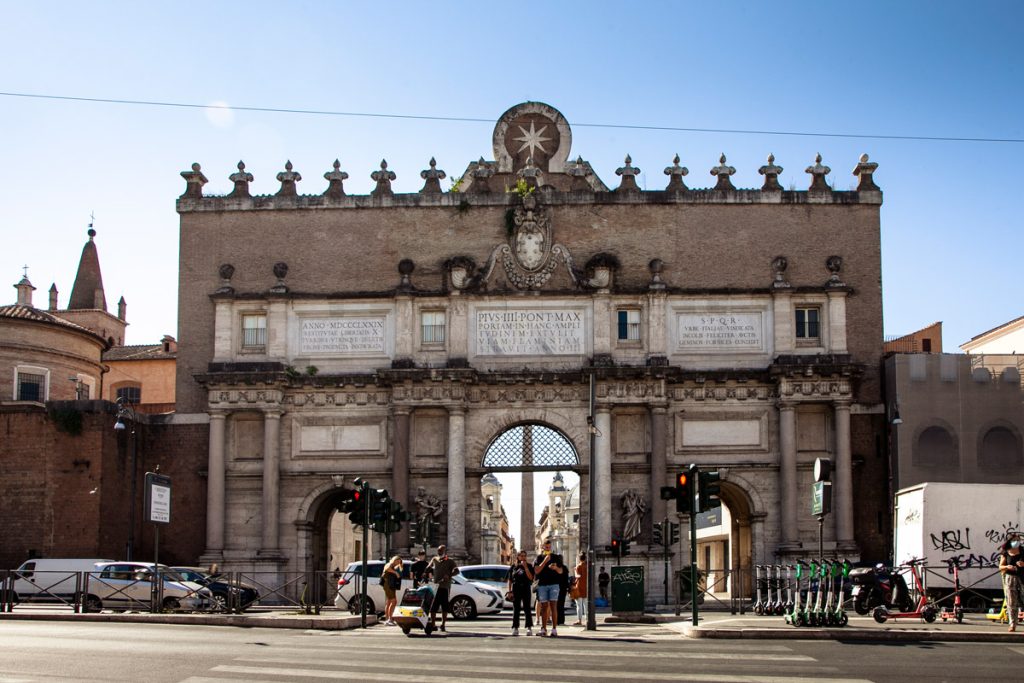 Porta Flaminia - Accesso a piazza del Popolo